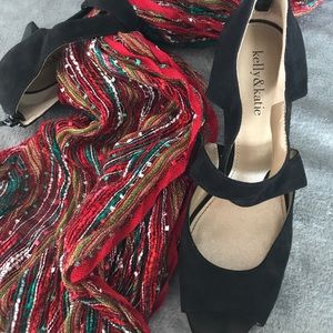 Kelly & Katie velvet peep toe criss-cross heels